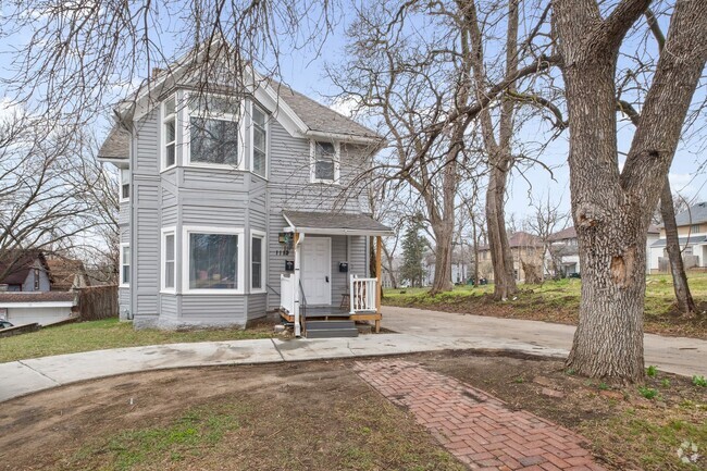 Building Photo - 1112 N 40 Unit 1112N40-2 Rental