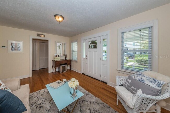 Photo - 1037 18th Ave N