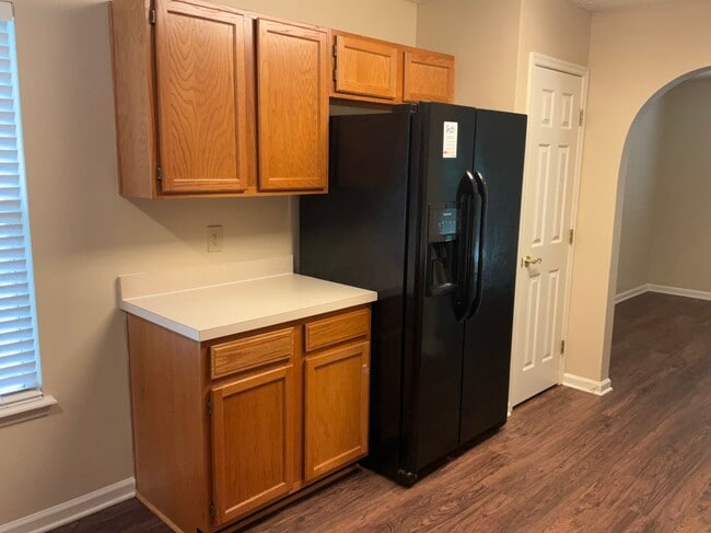 Photo - 7691 Enderby Ave E