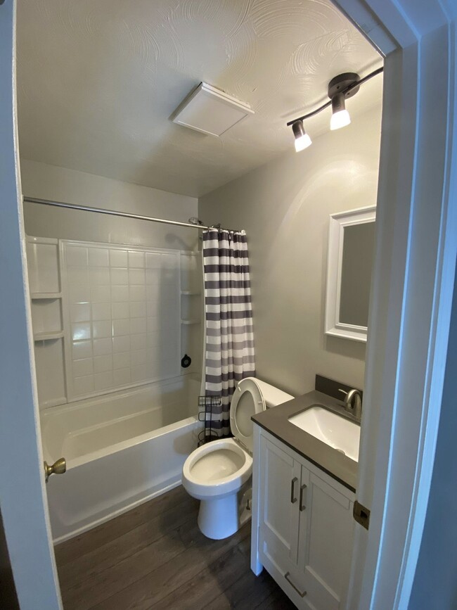 Photo - 205/207 2nd Street E Unidad 3