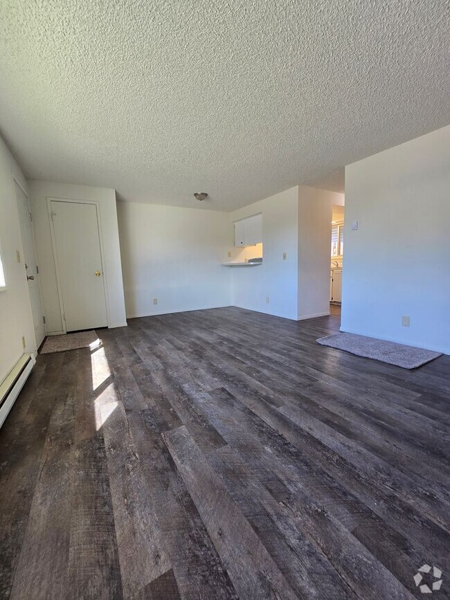 Building Photo - North Spokane 2bd 1.5 bath Rental