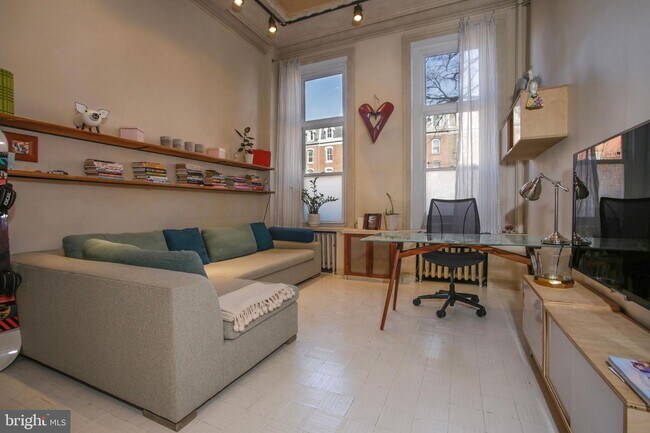 Photo - 1918 Spring Garden St