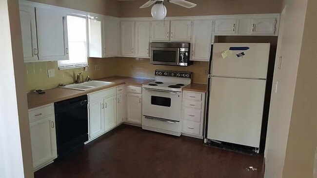 Photo - 1120 NE 9th St