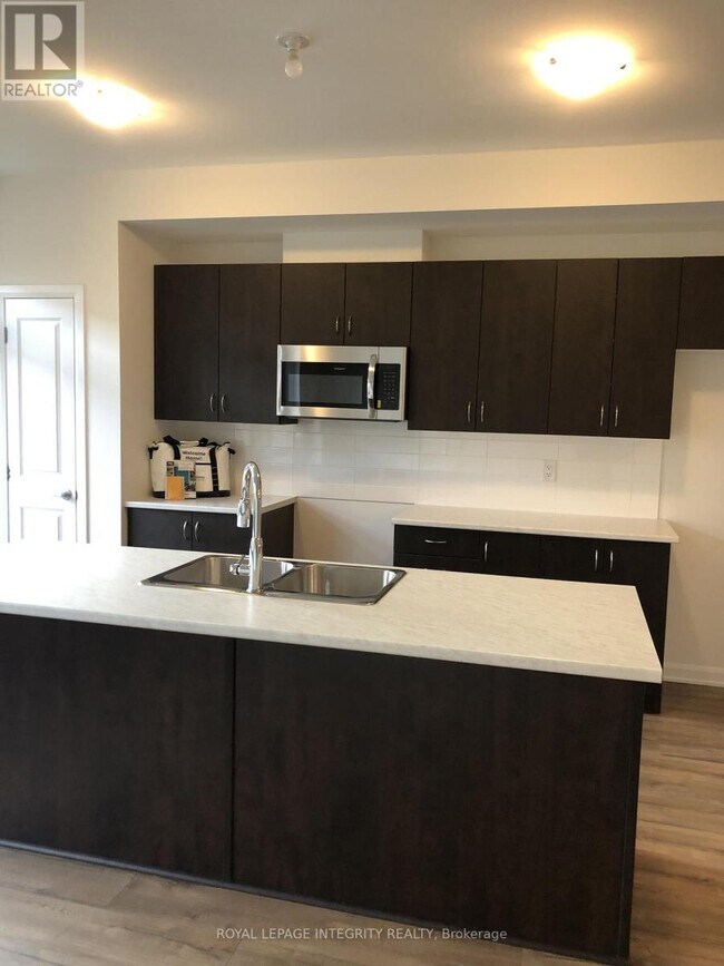 Photo - 130 Maynooth Ct