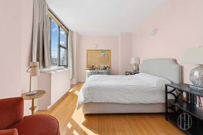 Photo - 352 Cathedral Pkwy Unit 12C