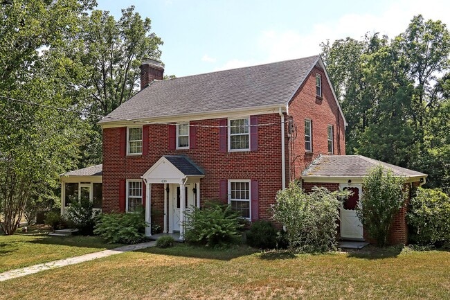 Building Photo - Scottsville Charm! Move-In Ready Home Near Library, Brewery & James River