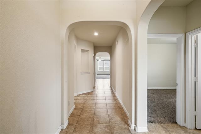 560 Pendennis Dr