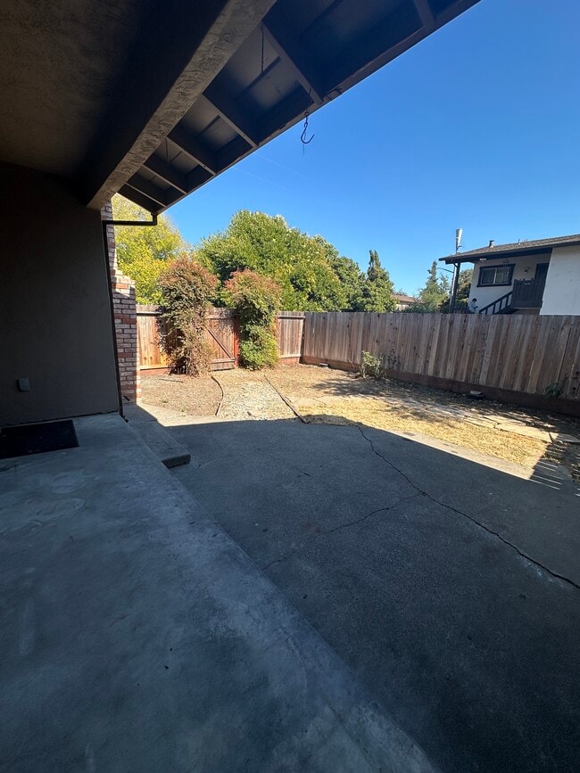Photo - 1617 Herbert St