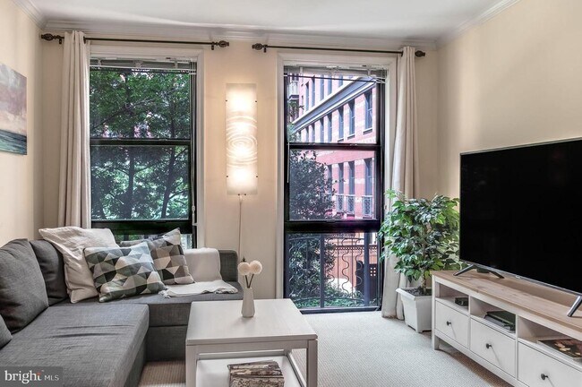 Photo - 631 D St NW Unidad 337