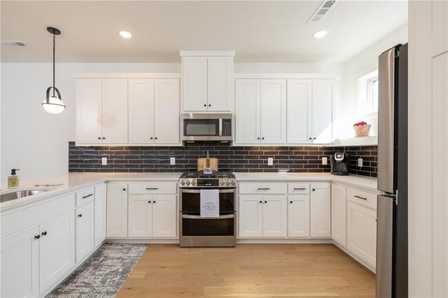 Photo - 205 W Lafayette St