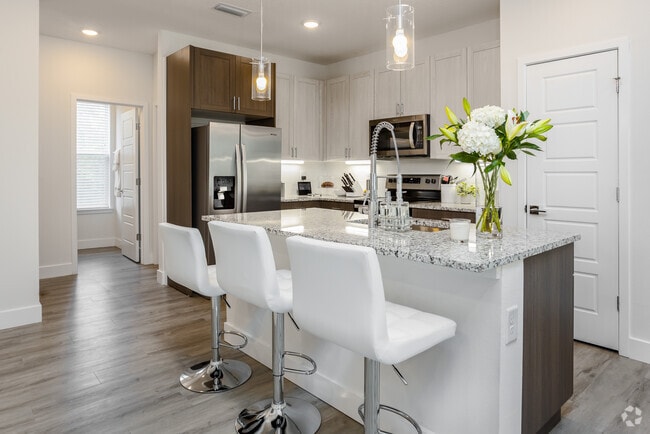 2BR, 2.5BA-1,607SF