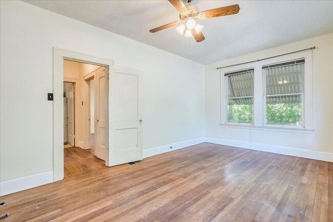 Photo - 1103 W 22nd St