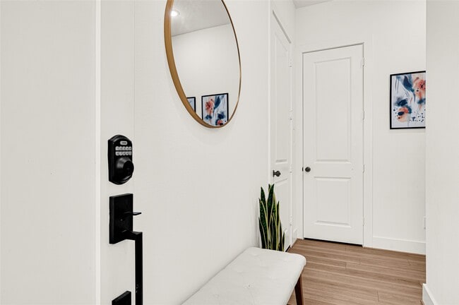 Photo - 4201 Stassen St