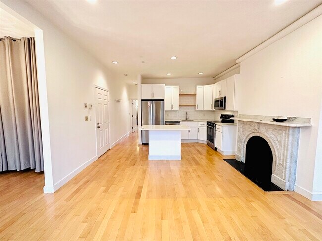 Photo - 668 Massachusetts Ave