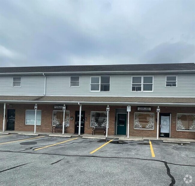 Building Photo - 1 Bedroom Apt with Parking Available in He...