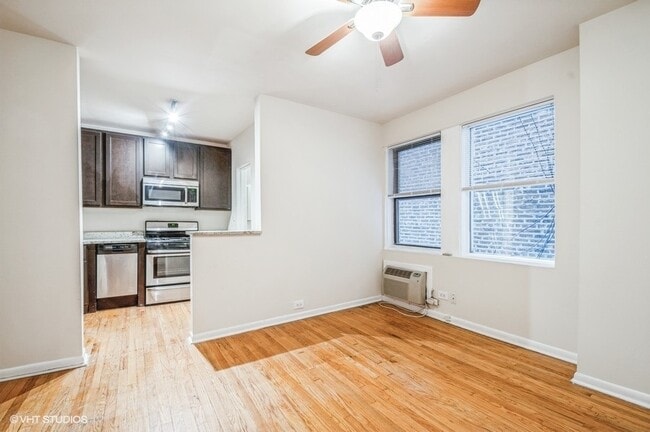 Photo - 1504 N Dearborn Pkwy Unit 213