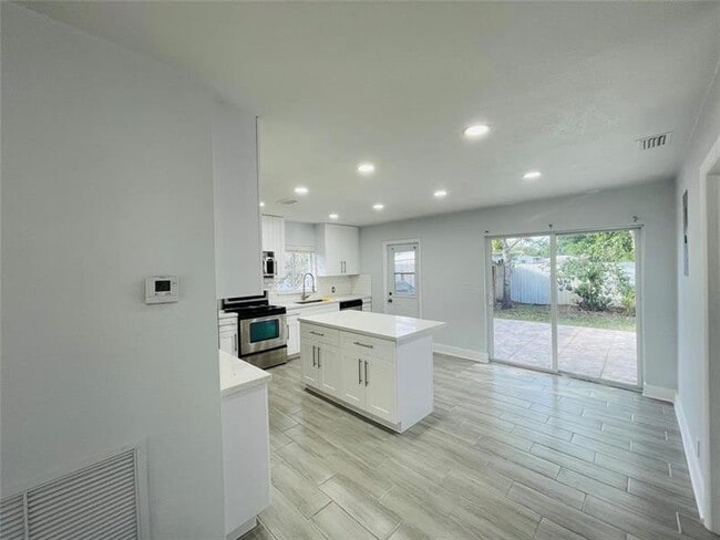 Photo - 2231 SW 14th St