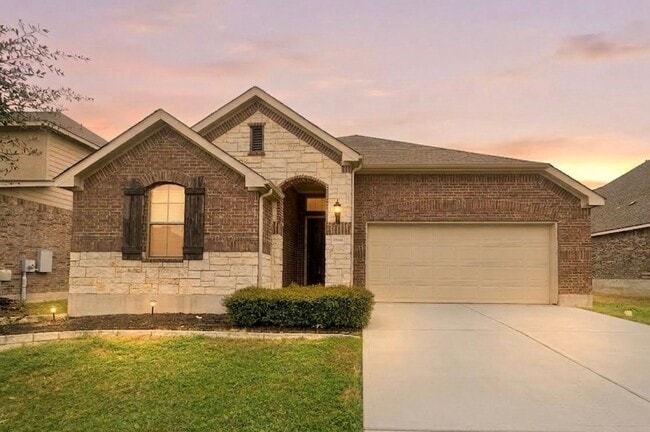 Building Photo - 3 BED 2 BATH NEW MANAGEMENT!!!!