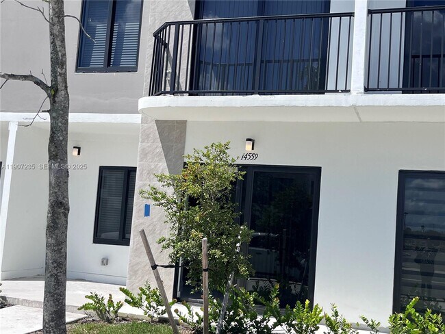 Building Photo - 14559 SW 261 St Ter