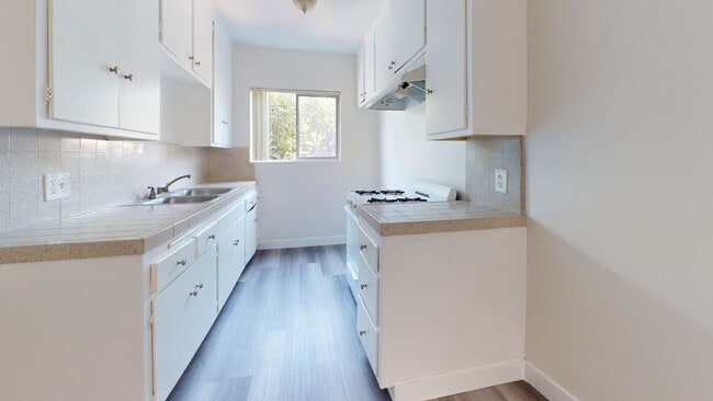 Photo - 821 Glenway Drive