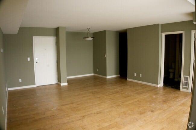 Building Photo - 458 Fulton St W Rental