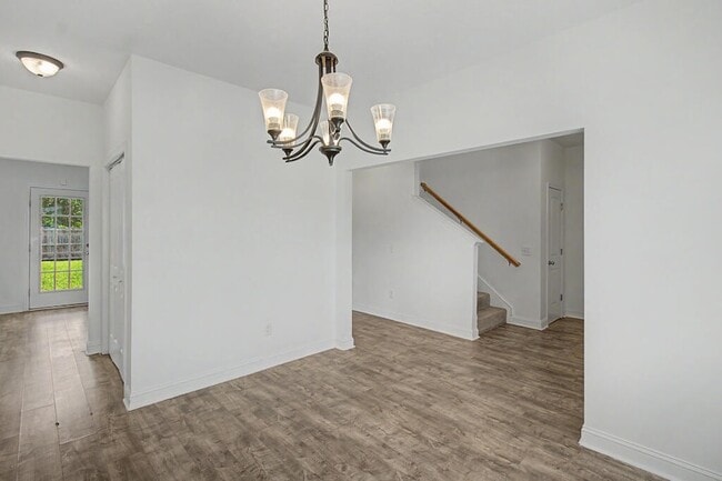 Photo - 40 Rimes Ave SE