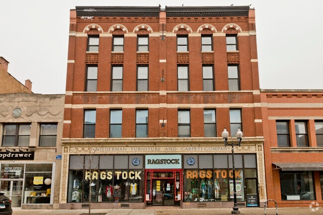 Building Photo - 1459 N Milwaukee Ave Unit 3A Rental