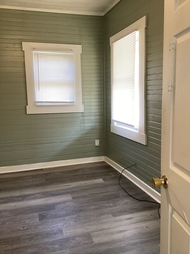 2BR Bungalow in the heart of Downtown Wilm... Rental House Rental in