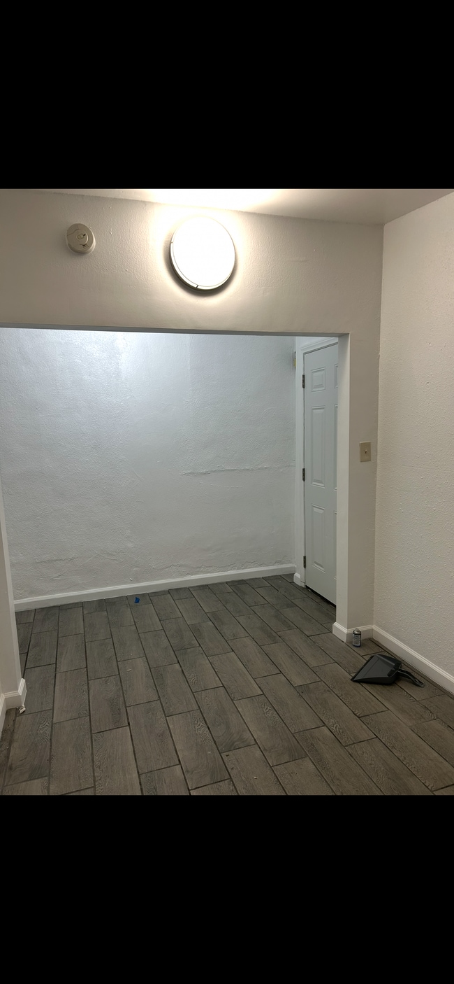 Photo - 10962 Sampson Ave Unit Middle