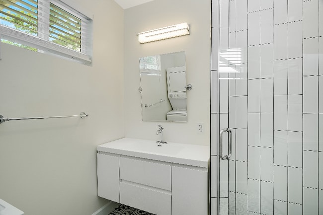 Photo - 3718-3726 First Ave. Unidad 3720