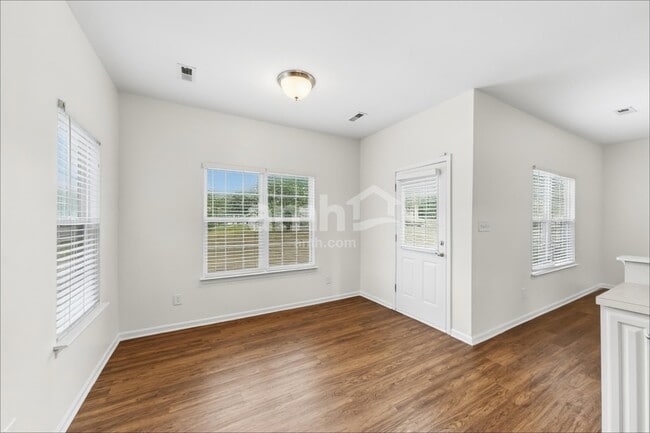 2000 Sweet Gum Ct