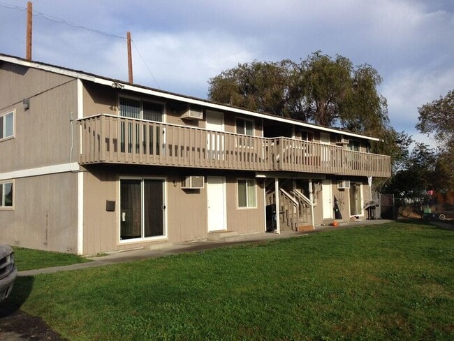 Building Photo - 6208 W Albany Ct Unit #3