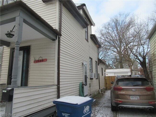 Photo - 1530 Winchester Ave