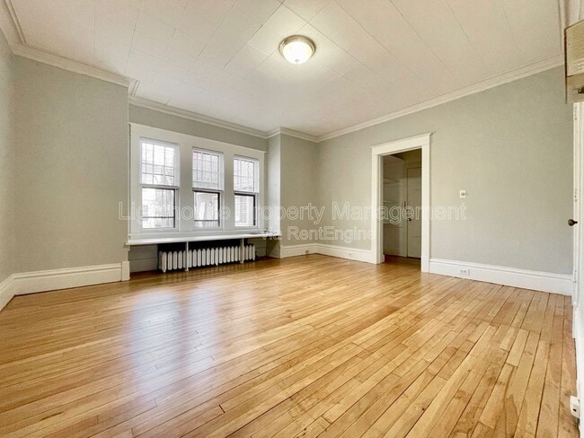 Photo - 231 Lyon St NE Unit 2