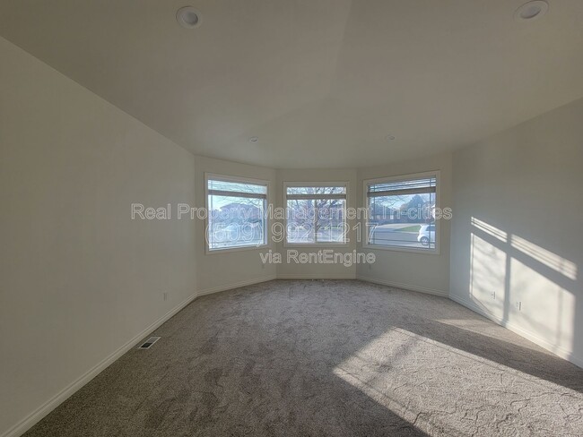 Photo - 4000 W 34th Ct