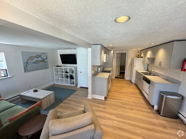 Building Photo - 3 Pearl St Unit F Rental