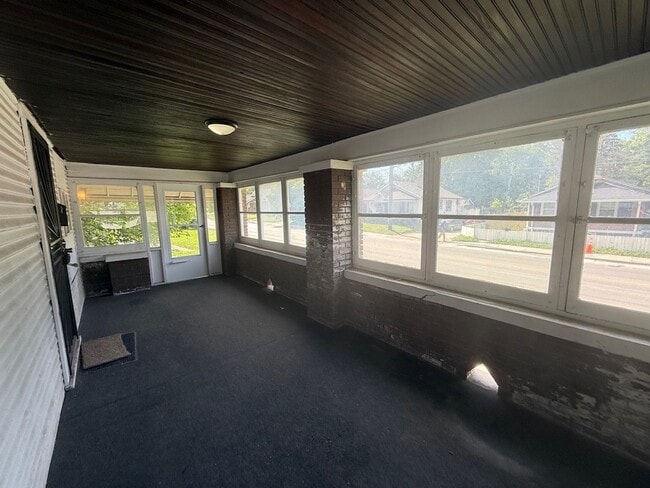 Photo - Spacious 3BR/1BA home with great floor plan, detached garage, enclosed porch and main level bedroom