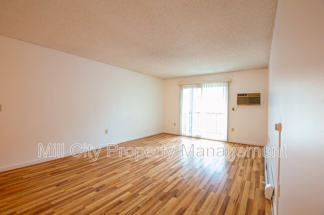 Photo - 8 Northbrook Dr