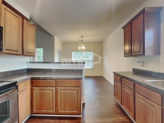 Photo - 439 W Rustling Leaves Ln