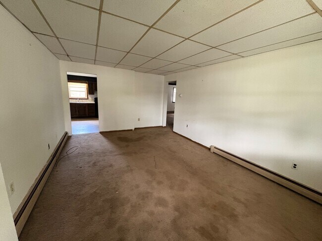 949 W Pike St