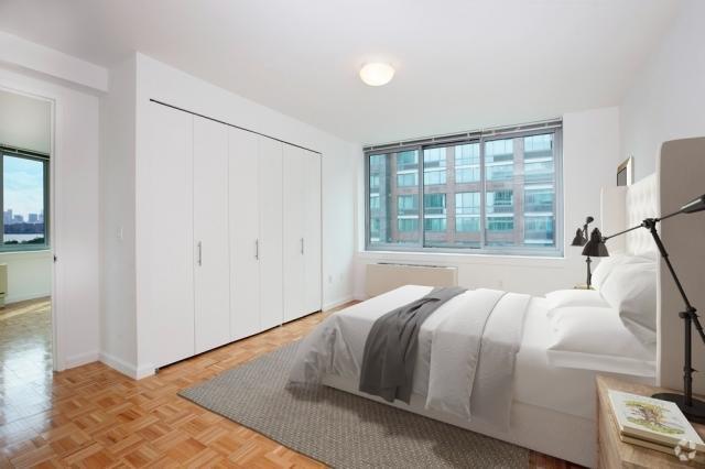 Building Photo - 1 bedroom in Long Island City NY 11109 Unit 9V Rental