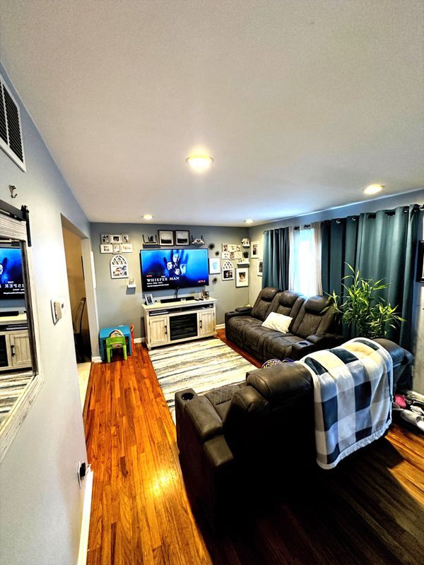 5 Nicholas Dr