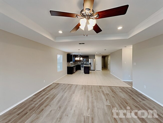 Photo - 1136 Foxglove Ln