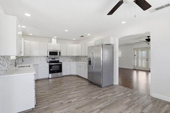 Photo - 128 Skyview Terrace