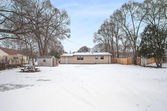 Photo - 308 Gilbertson Ave