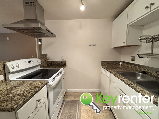 Photo - Cozy 1 Bedroom Triplex Near Downtown Tacoma and Pacific Avenue