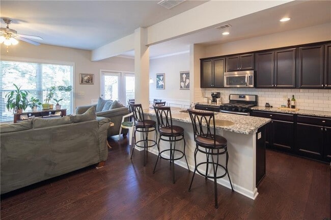 Photo - 2865 Maple Park Pl