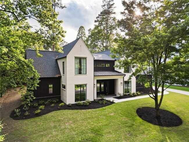 Photo - 2742 Winding Ln NE