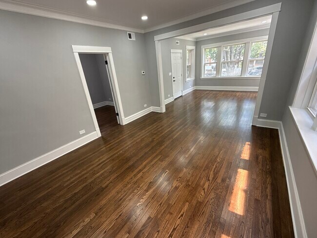 Photo - 2552 N Austin Ave Unit 1