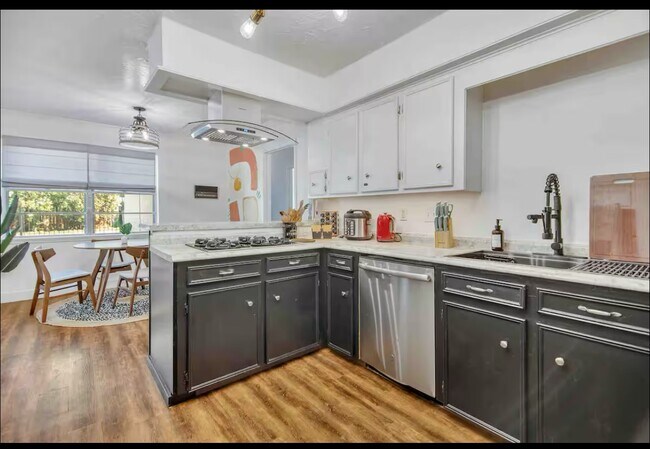 Photo - 3107 Cherry Creek Dr